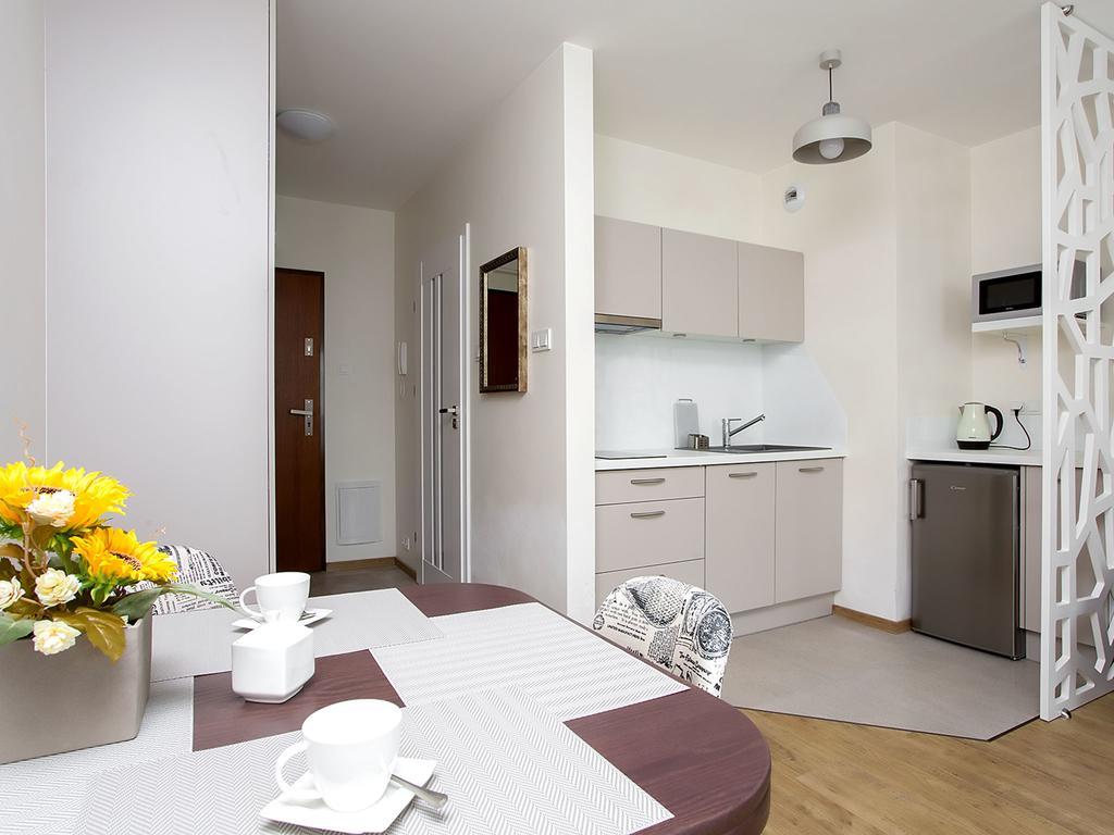 Manhattan Place Apartament Varşovia Exterior foto